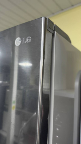 Холодильник із морозильною камерою LG GBB530PZCFB Б/В