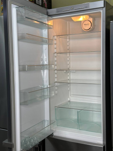 Холодильник з морозильною камерою Miele KFN 12923 Б/В
