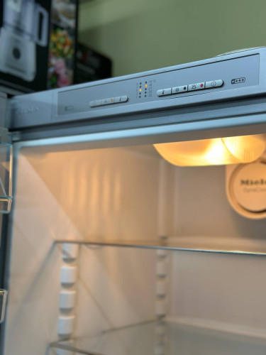 Холодильник с морозильной камерой Miele KFN 12923 Б/У