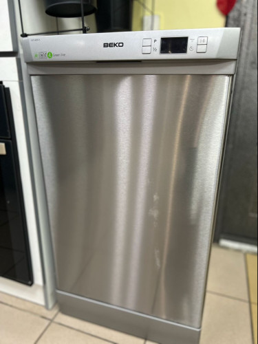 Посудомийна машина Beko DSFS 6830 X Б/В