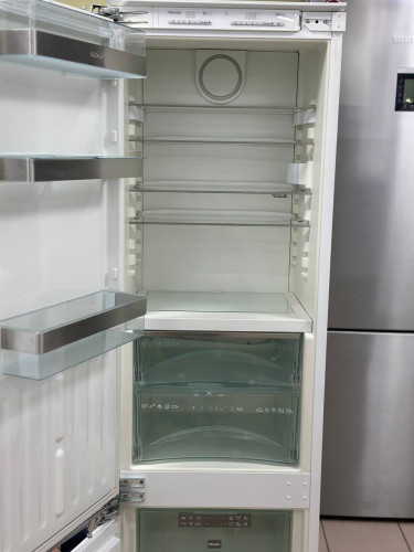 Встраиваемый холодильник Miele KF 9757 iD Б/У