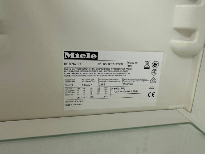 Вбудований холодильник Miele KF 9757 iD Б/В